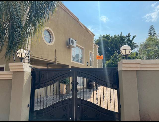6 BEDROOM HOUSE FOR SALE IN CASHAN